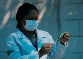 Piso da enfermagem: entidades apontam risco de hospitais demitirem