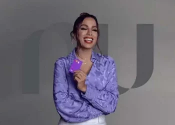 Anitta deixa conselho do Nubank e se torna embaixadora global do banco