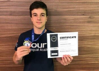 Brasileiro de 15 anos fatura medalha em olimpíada internacional de matemática