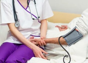 Lei que institui piso para enfermagem entra em vigor
