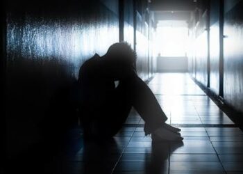 Menino de 12 anos mata mãe com tiro acidental e mente para polícia