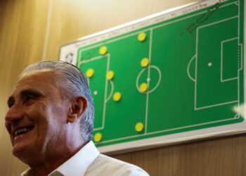 Tite se diz ansioso pelo início da Copa e que já definiu 75% dos convocados