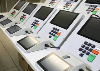 Universidades analisam código-fonte e confirmam segurança das urnas, diz TSE