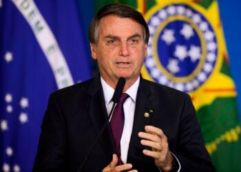 Itamaraty prepara ida de Bolsonaro para velório da rainha Elizabeth 2ª