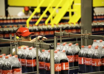 Coca-Cola abre 2 mil vagas de emprego no Paraná e mais sete estados