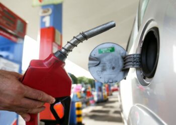 Petrobras anuncia redução de quase R$ 0,30 no preço do diesel