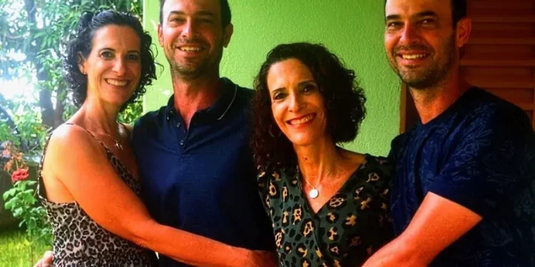 Da esquerda para a direita: Silvana, Fabiano, Luciane e Fábio.
Foto: Arquivo pessoal.