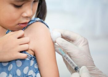 Anvisa aprova vacina da Pfizer contra Covid para crianças de 6 meses e 4 anos