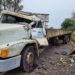 BR-369: Caminhão com sucata tomba e mata motorista em Cornélio Procópio