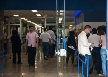 Caixa libera empréstimo do Auxílio Brasil nesta terça, diz presidente do banco