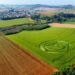 Círculos misteriosos atraem turistas no interior de SC; veja imagens aéreas