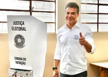 Beto Richa se elege, mas posse depende da Justiça; PSDB faz menor bancada da história