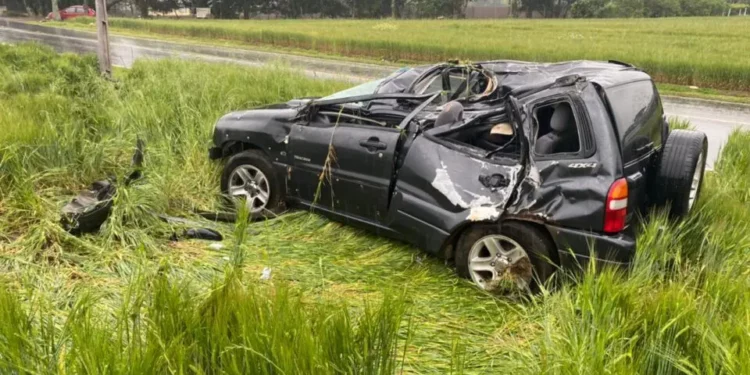Acidente aconteceu na Estrada de Bateias (Foto: Grupo BR-277)