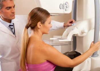 Saúde: Risco de ruptura do silicone durante a mamografia é baixo, mas existe
