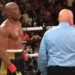 Anderson Silva vai ao chão, sangra e perde para Jake Paul no boxe