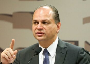 Líder do governo Bolsonaro, Ricardo Barros pede liberação de estradas e fala em eleições de 2026