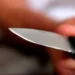 Mãe esfaqueia criança de 8 anos e ainda culpa o outro filho