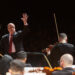 Maestro Roberto Tibiriçá assume a Orquestra Sinfônica do Paraná em concerto com repertório brasileiro e promete novidades para 2023