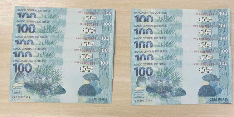 PF apreendeu 10 notas falsas de R$ 100 | Foto: PF