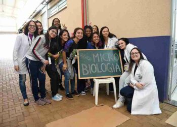 Primeira Feira de Profissões da UENP reúne mais de 3 mil estudantes