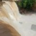 Jovem tem queda de 4 metros em cachoeira do Paraná e sofre traumatismo craniano