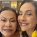 Mãe de Marília Mendonça dá pertence da artista para Maria Beltrão