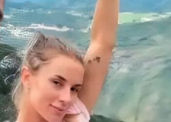 Mulher morre após perder o equilíbrio e cair de penhasco durante selfie