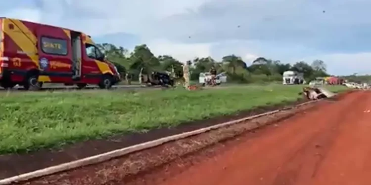 Grave acidente em três veículos mata homem em Cascavel. Foto: Catve.com