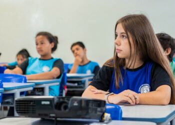 Estudantes que perderam o prazo ainda podem se matricular na rede estadual