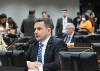 Proposta isenta os policiais militares do pagamento de despesas judiciais