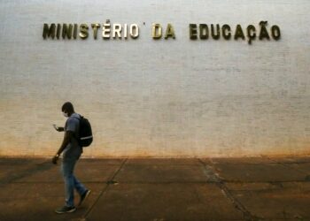 MEC revoga portaria sobre a abertura de cursos de medicina