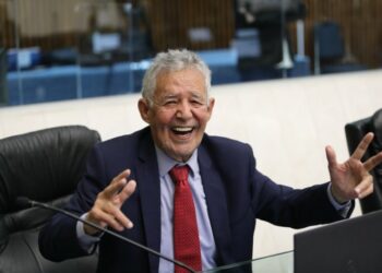 Sempre a serviço da comunidade, Luiz Carlos Martins conclui 34 anos de mandatos populares