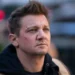 Jeremy Renner gemia de dor em ligação para a emergência após ser esmagado