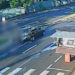 Um vídeo de câmera de segurança mostrou o momento que o professor Demostenes Antonio Ruste foi arremessado por um carro enquanto atravessa na faixa de pedestre nesta sexta-feira (27), em Londrina, no Norte do Paraná. A vítima estava a caminho da padaria, quando foi atropelado e morreu no local.