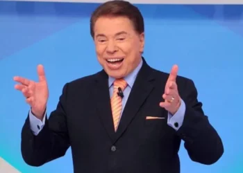 Aos 92 anos, Silvio Santos não deve voltar aos domingos do SBT, diz colunista