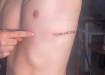 Blogueiro australiano viraliza ao ‘tatuar pronúncia’ de RR: ‘É Roraima e não Rorãima’