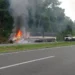 Caminhão pega fogo no km 23 da BR-277 e trânsito fica ainda mais complicado sentido litoral