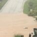 Paraná: BR-376 alaga em Ponta Grossa após temporal; carro ficou submerso