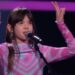 Garotinha emociona The Voice Kids ao interpretar Língua de Sinais para irmã surda
