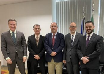 Corregedor do TRF4 e Diretor do Foro da SJPR visitam Jacarezinho