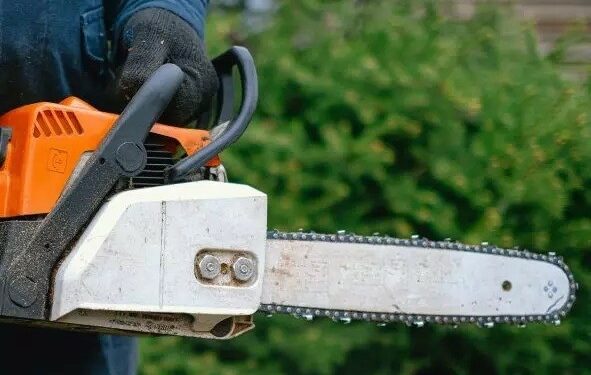 Equipamento teria quebrado no momento do acidente e peça atingiu a vítima. (Foto: Pexels)