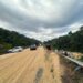 Paraná: Caminhão cai em ribanceira após colisão e condutor morre, na BR-376