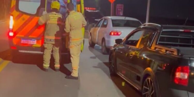 Corpo de Bombeiros socorreu vítima ferida, um homem de 40 anos (Foto: Rádio Plug)