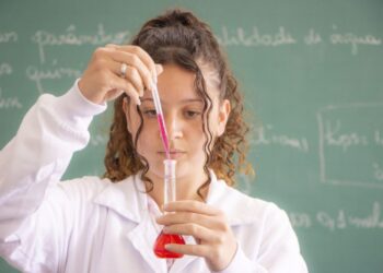 Universidades estaduais ajustam calendários acadêmicos e retomam ano letivo de 2023