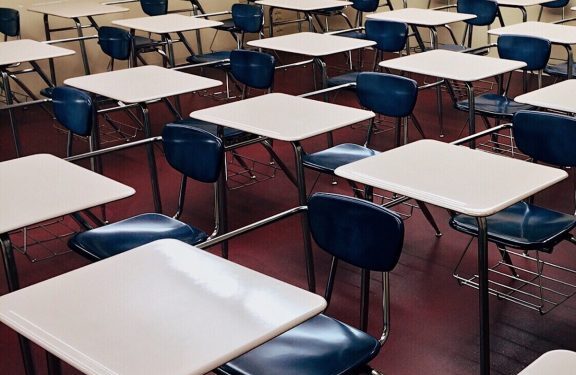 Aluno envolvido na discussão tem 18 anos, mas o nome de nenhuma das pessoas do caso foi divulgado - (Foto: pexels)