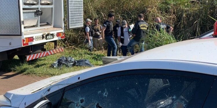 Equipes do BPFron que estavam em patrulhamento pela BR-277 realizaram a abordagem e foram surpreendidos a tiros (Foto: Oops Notícia Foz Ná Hora)