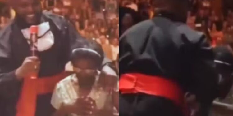 Tia Miúda foi homenageada na formatura do sobrinho Will e ganhou os corações dos internautas. - Foto: reprodução redes sociais