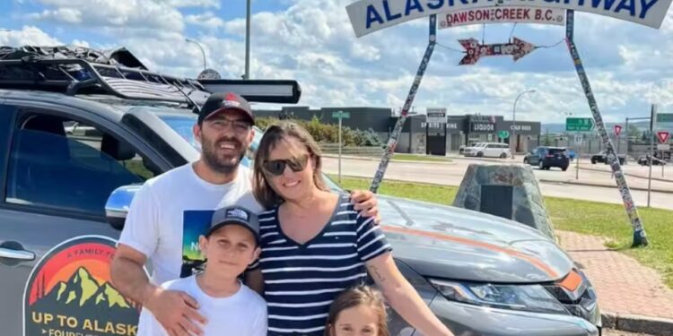 A aventura começou no Paraná e terminou 35 mil quilômetros depois, no Alasca. - Foto: arquivo pessoal