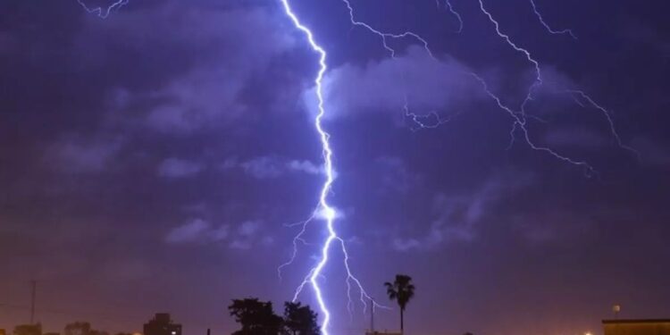 Segunda quinzena de agosto no Paraná seve ser de muita chuva. (Foto: Fabian Ribeiro / via Metsul Meteorologia)