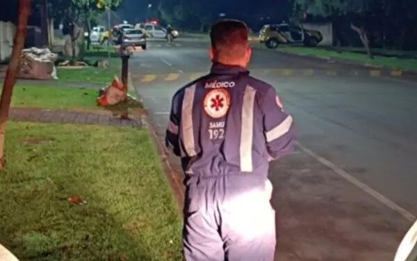 Socorristas do SAMU foram acionados, mas quando chegaram o policial e o homem já estavam mortos (Foto: Correio do Lago)